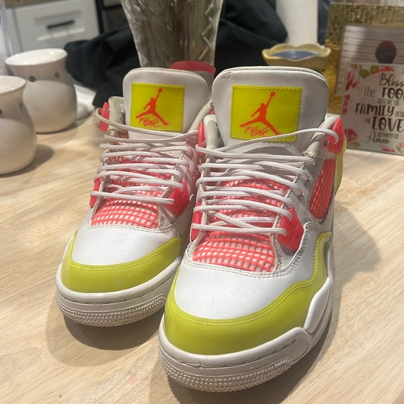 jordan retro 4 lemon venom